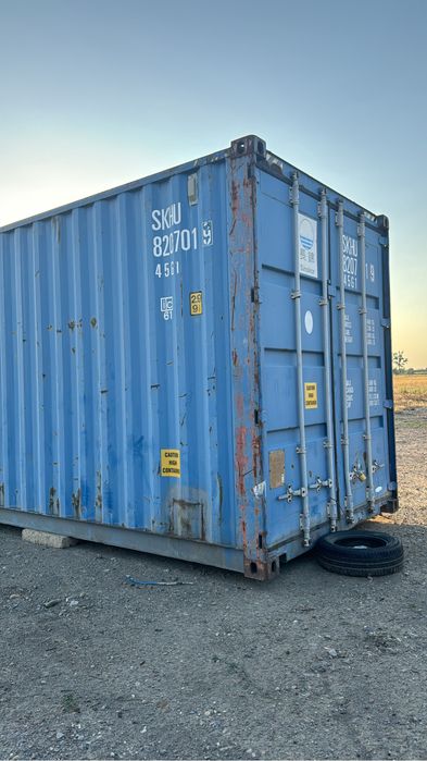 Container maritim stoc containere