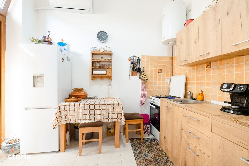 Apartament 1 camera, etaj 2, termoteca, central - M.Eminescu