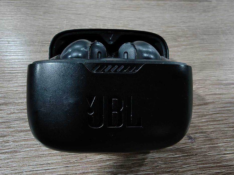 Слушалки in-ear JBL Tune 235NC