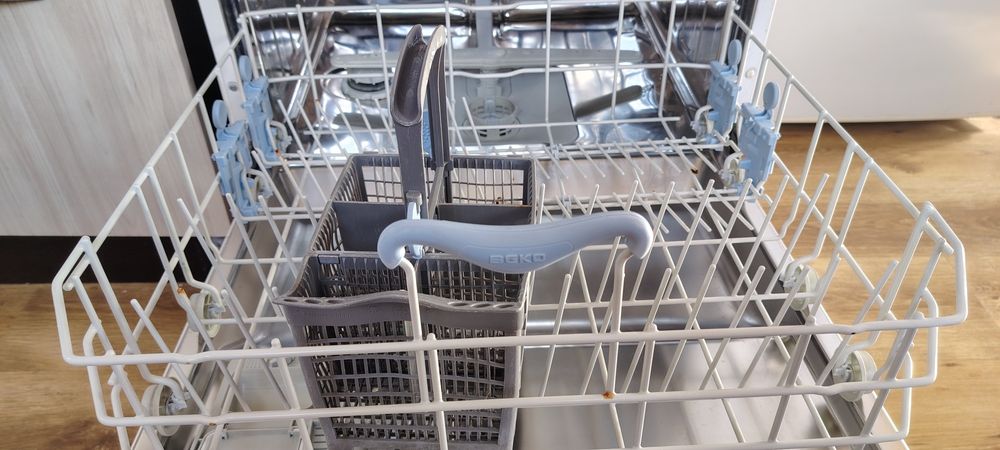 Съдомиялна BEKO свободно стояща 60см