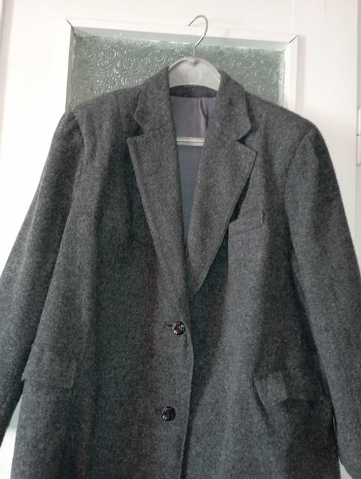 Дамски вълнен костюм – пола и сако за едри дами