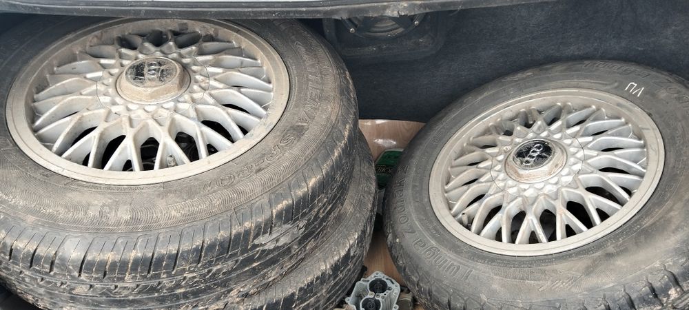 Продается Ауди 80 б3 по запчастям