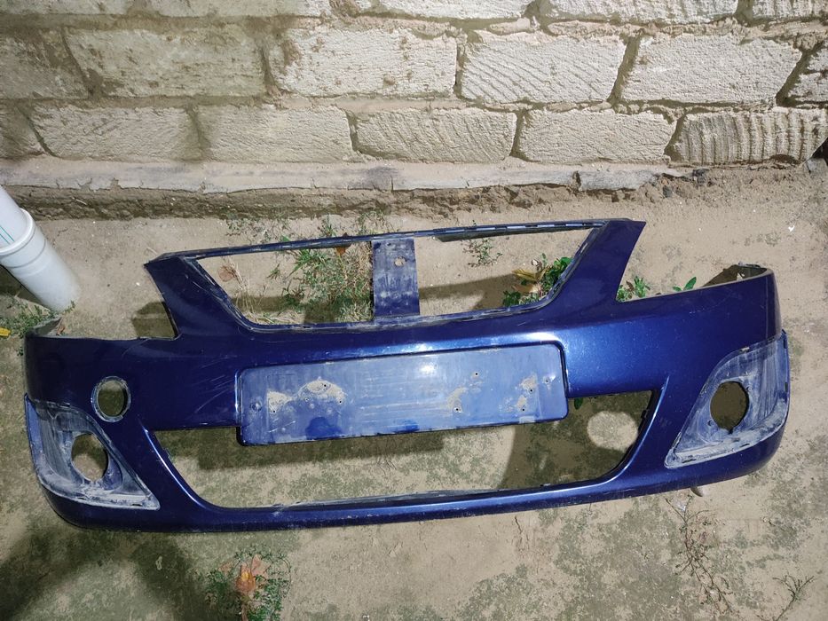 Бампер на Lada Largus