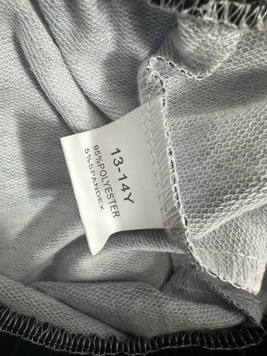 Vand 3 perechi pantaloni