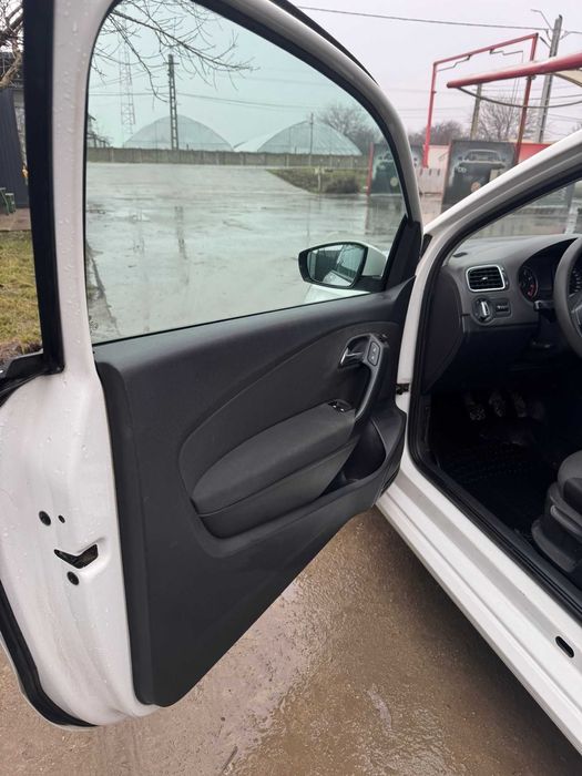 vw polo, culoare alb, an fabricatie 2011