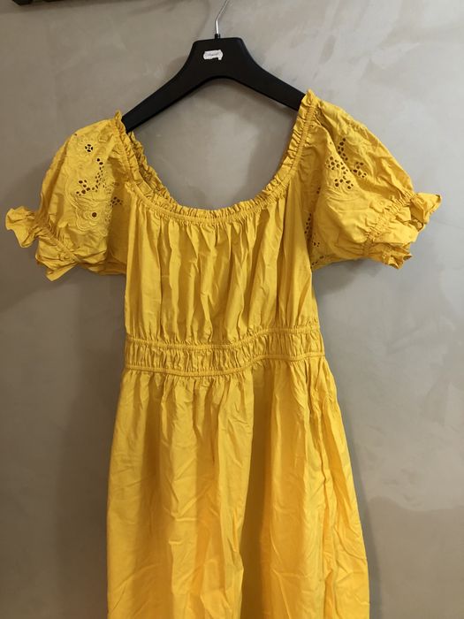 Жълта рокля , марка HM