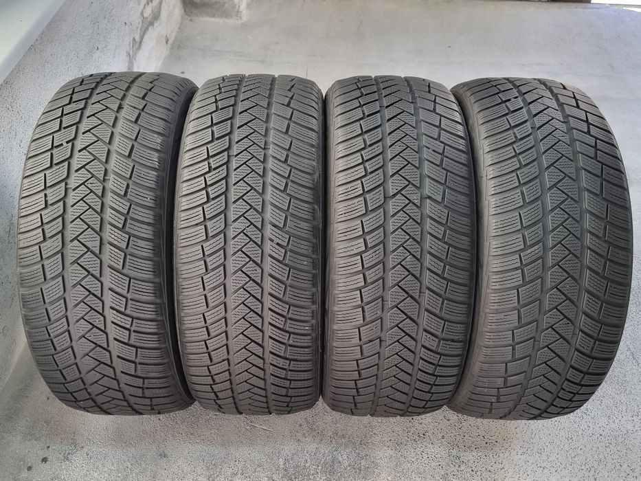 "Dot 23" 245/45/19 Vredestein 4Броя: 650лв 6.8мм