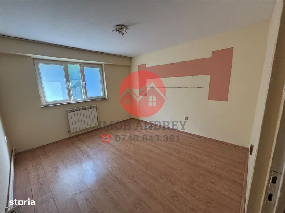 Apartament 3 camere, 66 mp, Vest, Str. Isaccei, 2 bai