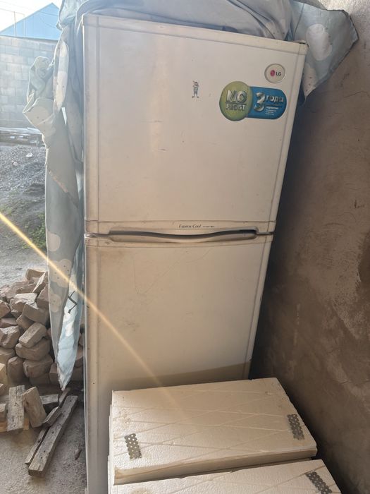 продается холодильник на запчасти