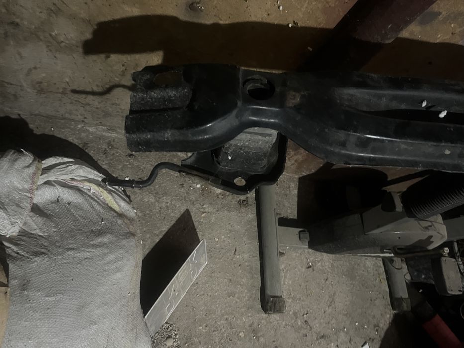 Armatura bara spate X1 E84