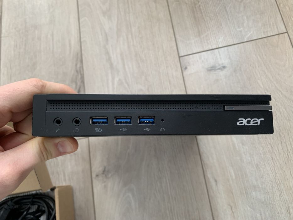 Acer Veriton N4640G cu alimentator