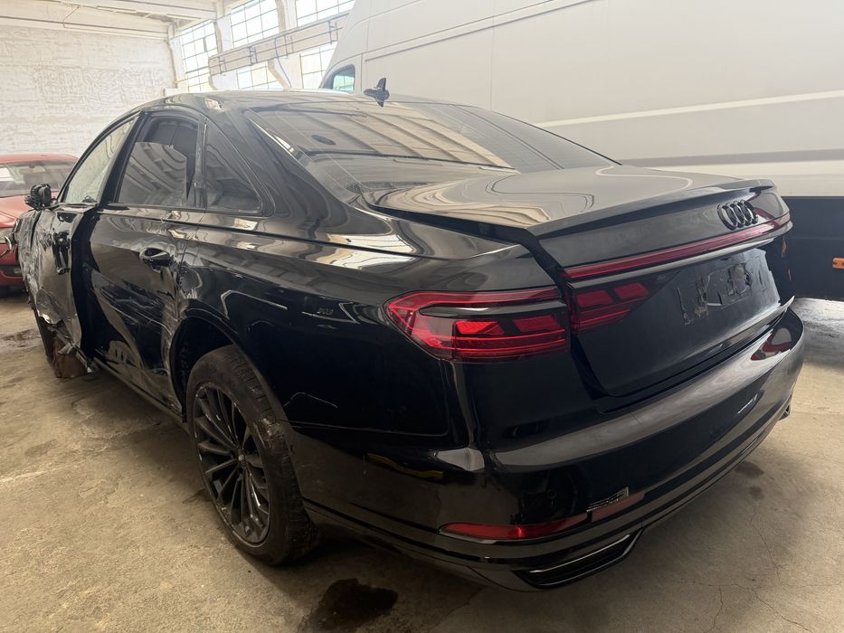 Audi A8 quattro avariat