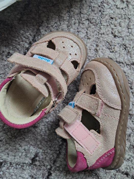 Sandalute DoDo marimea 20 teniși rochita