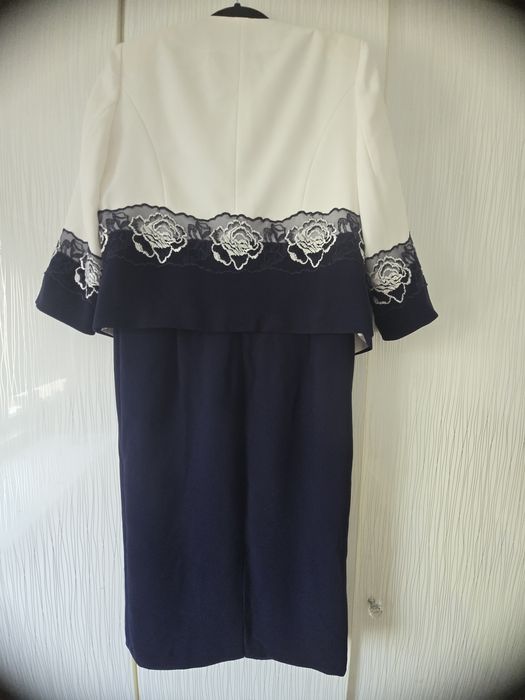 Reducere de la 200 la 150 Rochie ocazie, cu maneca 1/3, marime 44