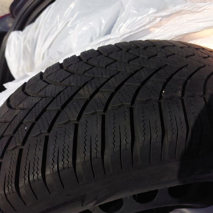Jante 215 55 r16 cu Anvelope de iarnă Bridgestone noi