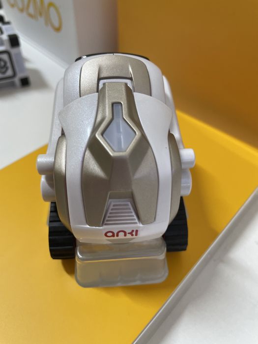 Робот Anki Cozmo в хорошем состоянии