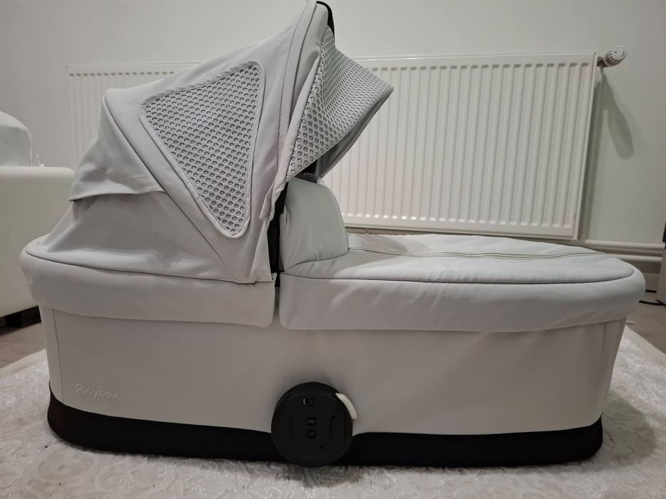 Landou Cybex S Lux Stone Grey!
Preț 600 lei .