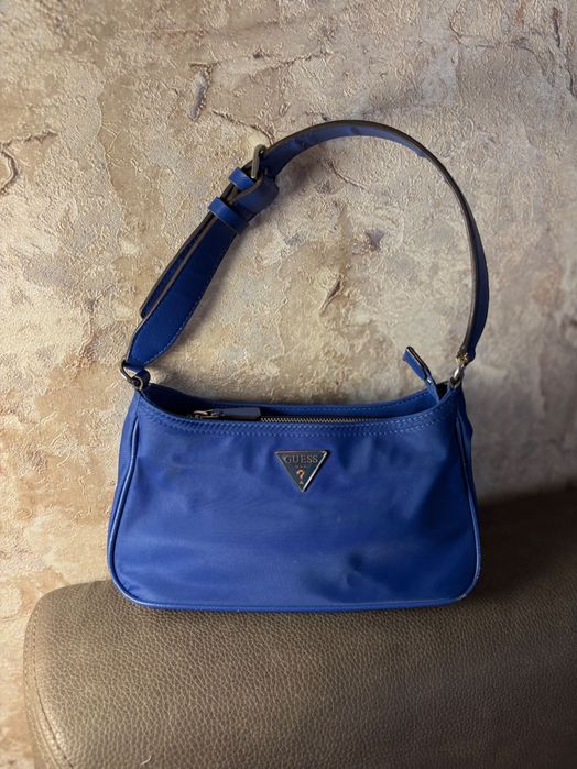 Оригинална дамска чанта  Guess