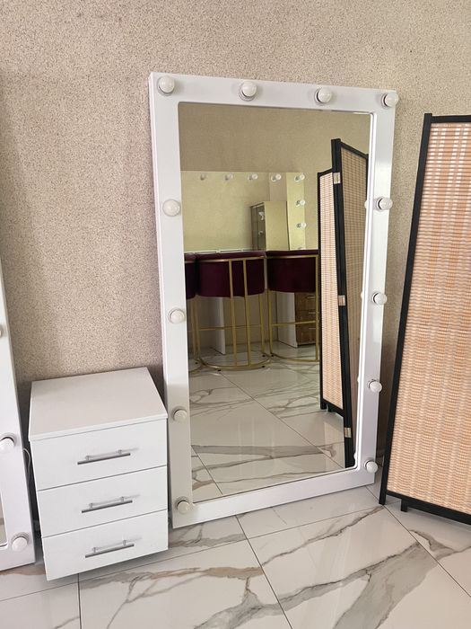 Зеркало с подсветкой