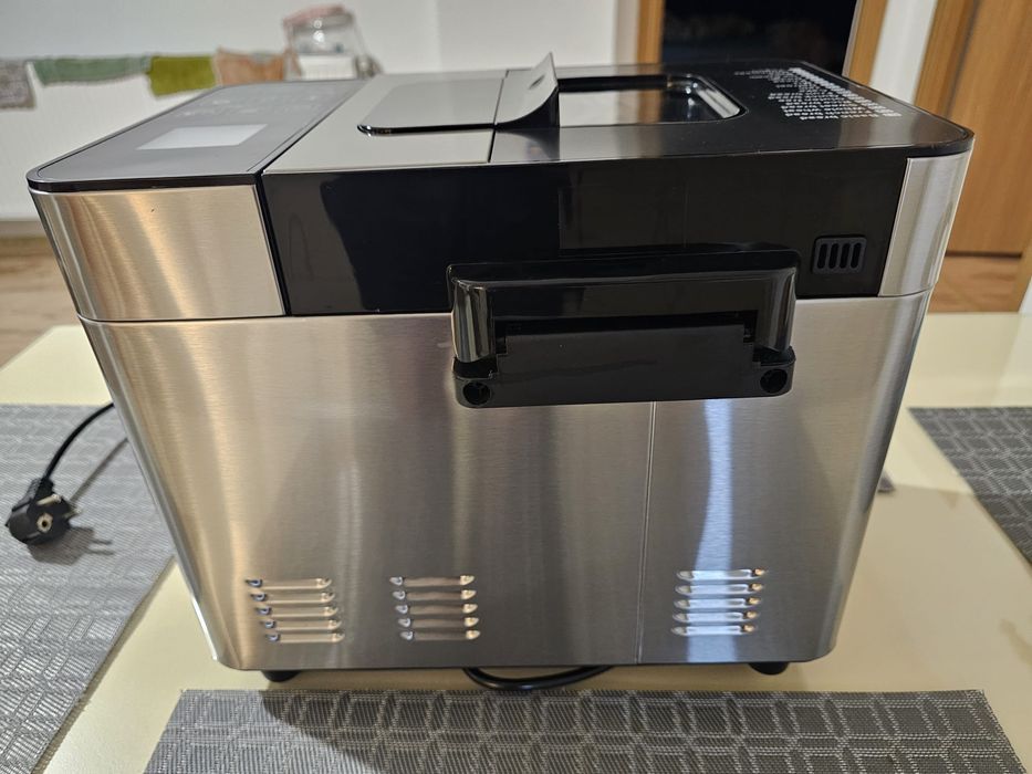 Mașină de pâine Gastroback la cutie