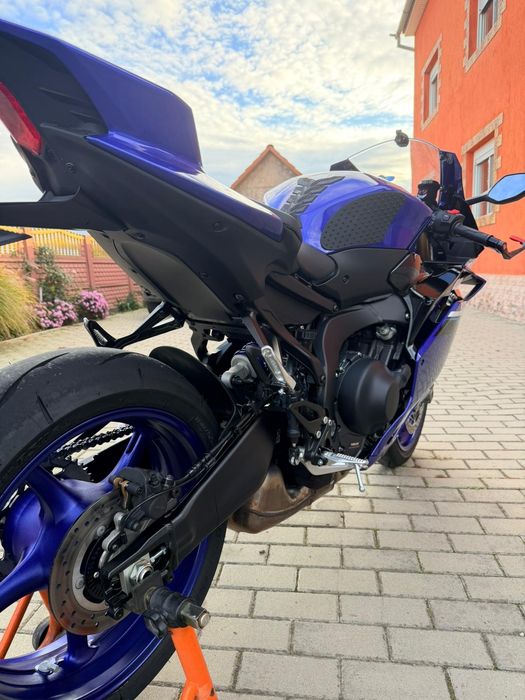 Motocicletă Yamaha R9