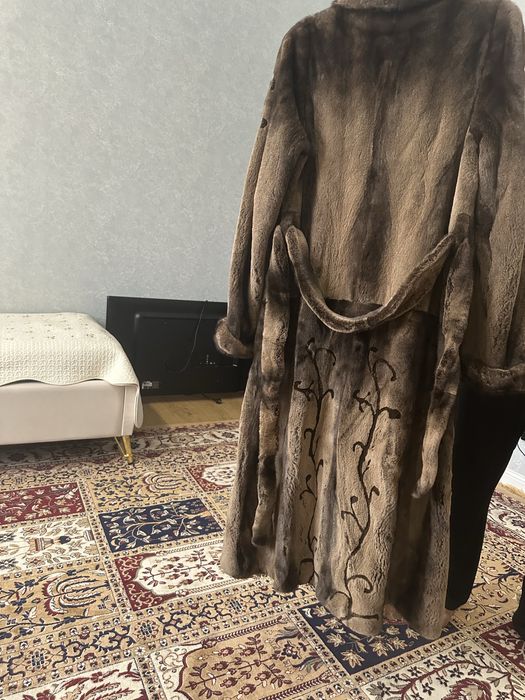 Продам норковую шубу