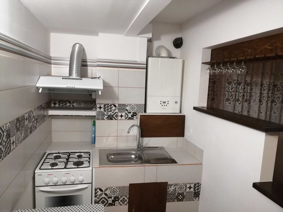 Inchiriez apartament vis-a-vis de promenada bloc nou