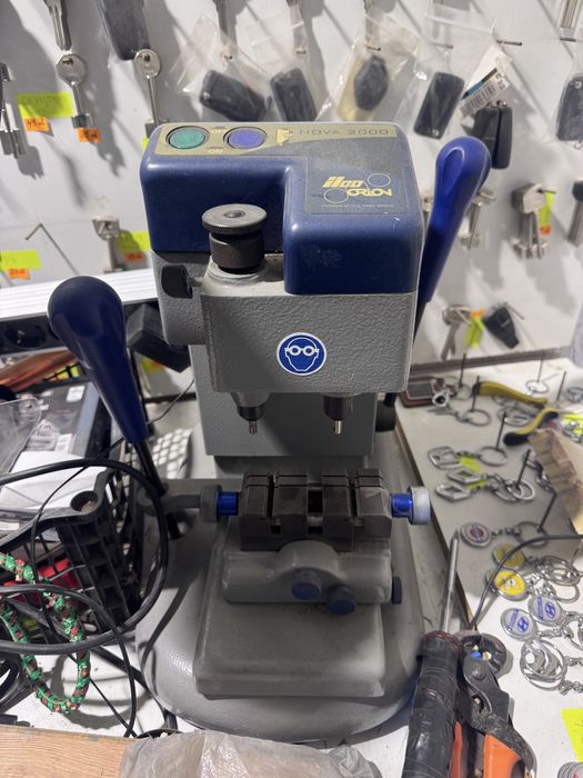 ПРОДАВА СЕ Напълно Оборудван Ключарски Бизнес - Готов за Работа!