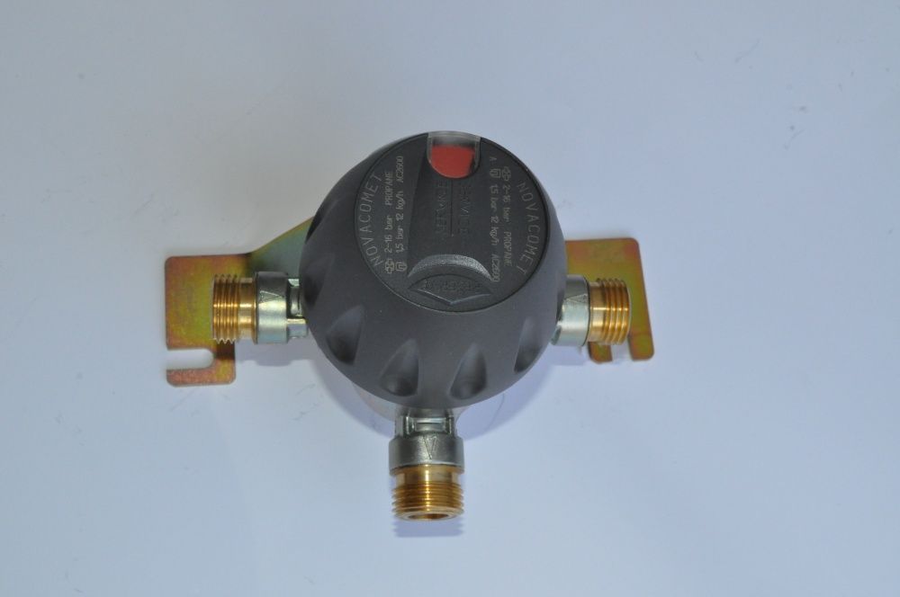 Regulator GPL cu inversor automat 12 kg/h NOVACOMET