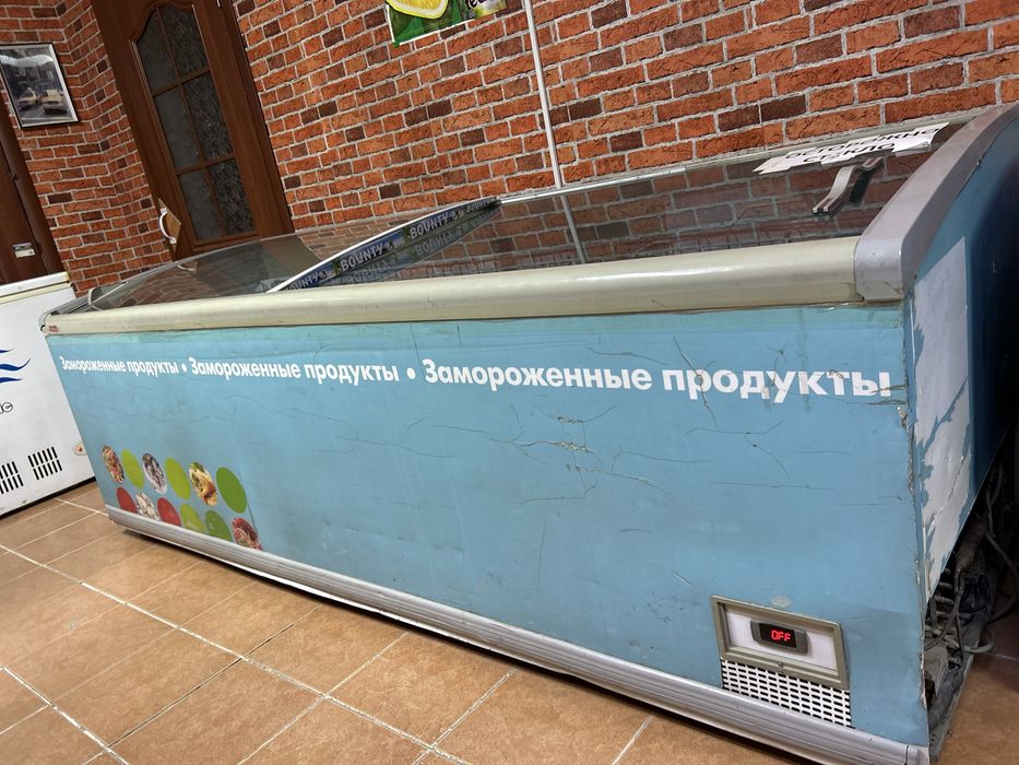 Продаются стеллажи+ холодильник