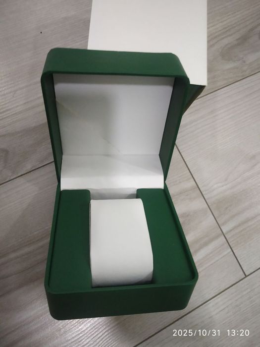 Упаковочная коробка для часов