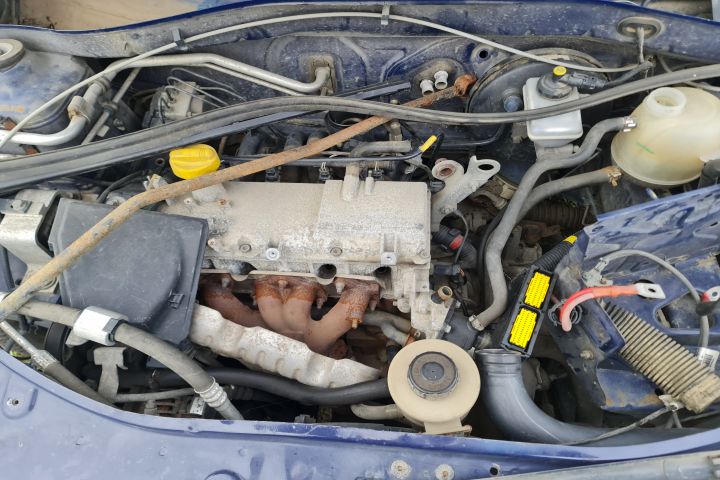 Motoras macara geam spate stanga Dacia Logan prima generatie