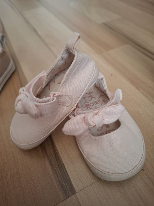 Бебешки буйки и обувки