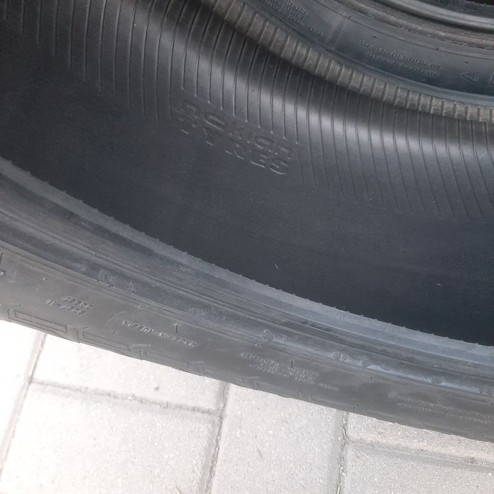 Продам 235 55 r19    2шт