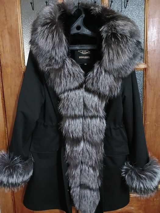 Продам парку! Новая