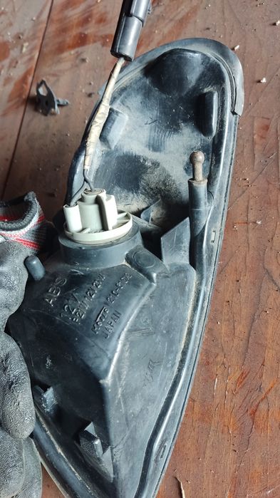 Продаю поворотник на