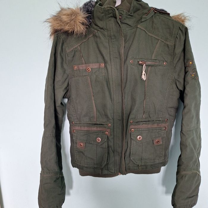 Дамско късо яке бреэент