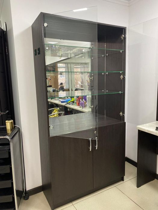 Срочна продается витрина