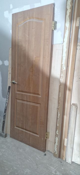 Продам межкомнатную дверь в хорошем состоянии