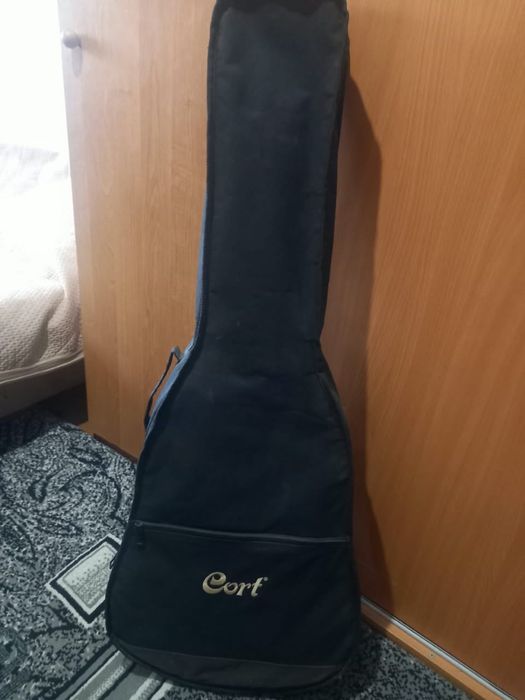 Гитара cort………….
