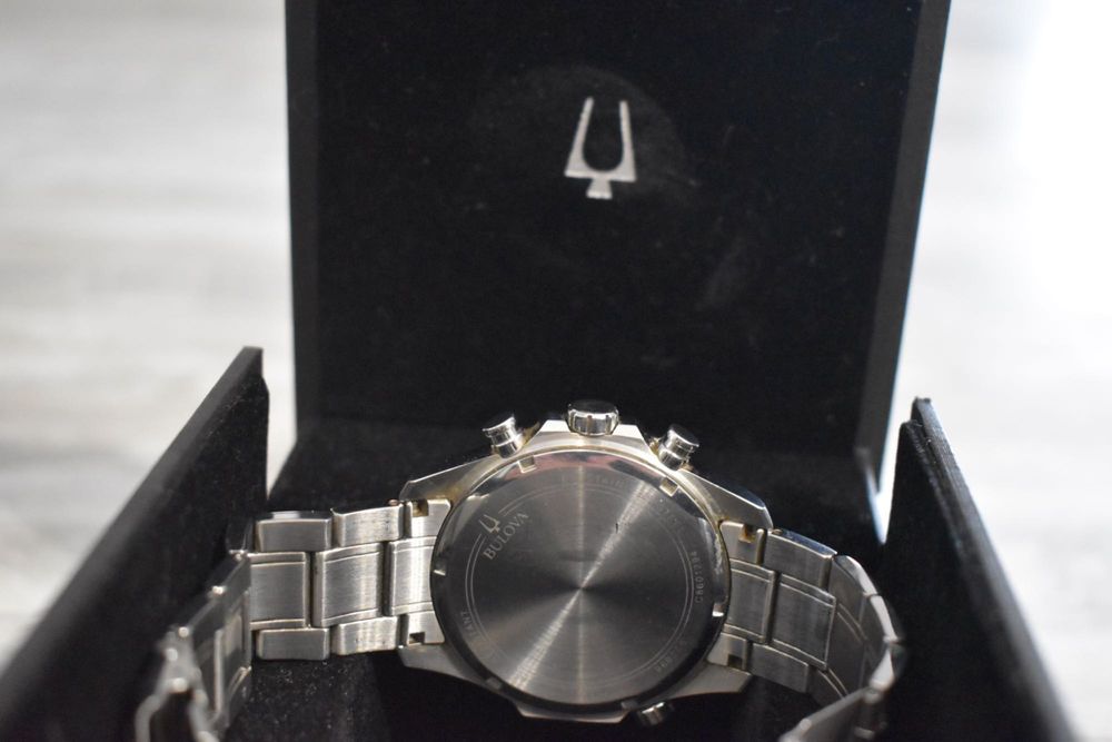 Bulova часовник оригинал