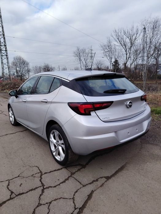 Топ състояние Опел Астра 1.6CDTI