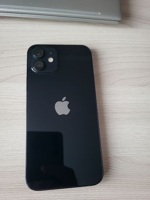 Айфон 12. 64 гб. Акб 80 %