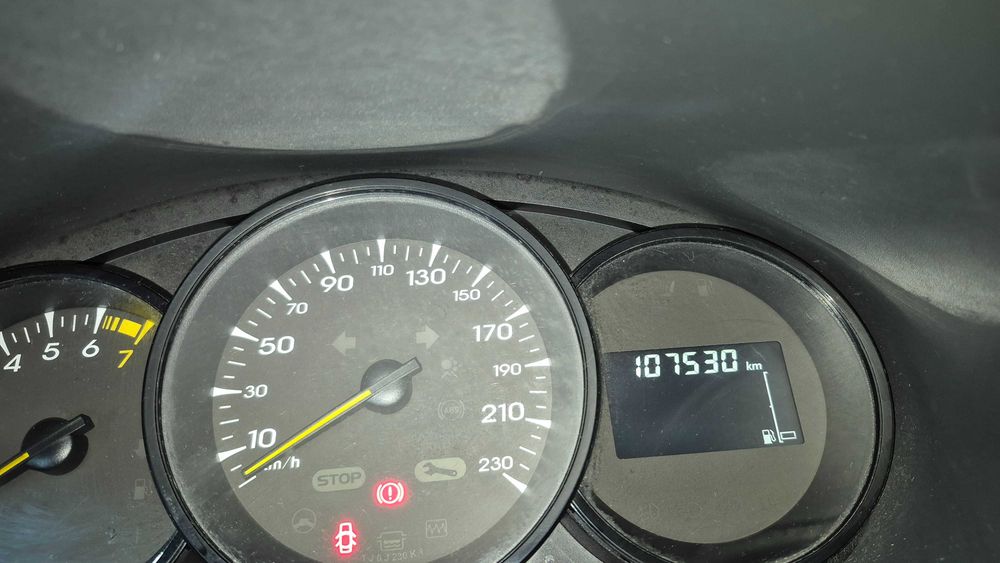 Renault Fluence 1.6 benzina, 110 CP, an 2010