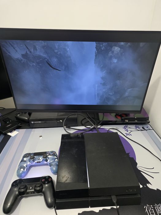 PlayStation 4 с два джойстика