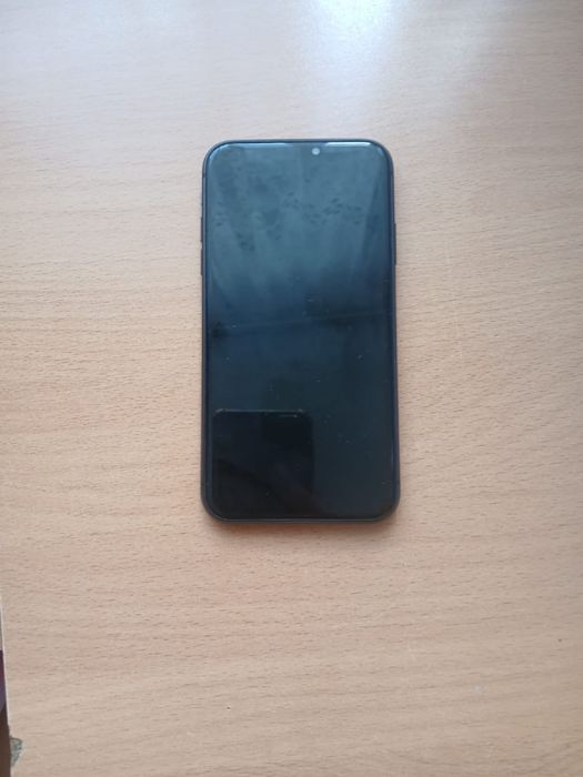 Продам 11 айфон, 64 гб. ТОРГ УМЕСТЕН!!