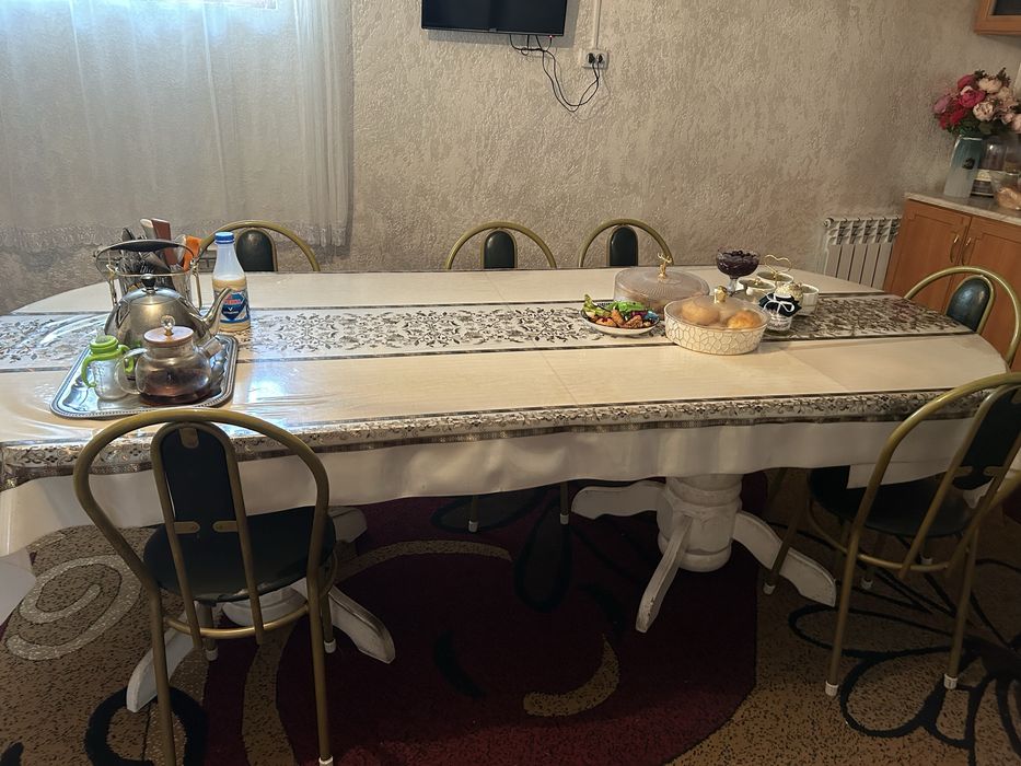 Продаю стол 2,5 на 3 метра