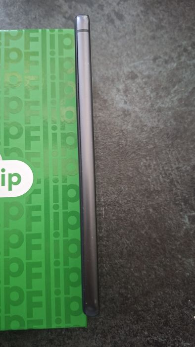 Samsung Galaxy S21 FE 5G - capacul spate desprins + folie Spigen și două huse (livrare OLX)