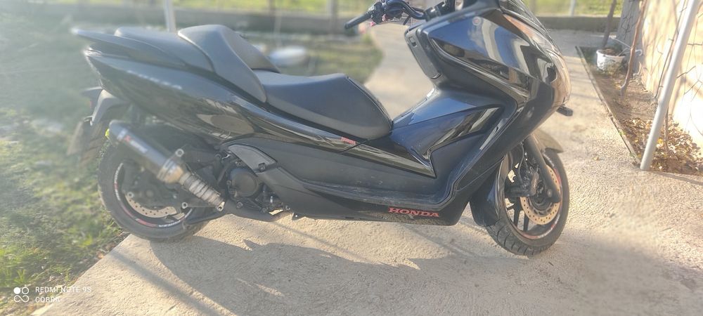 Продавам Хонда Форца