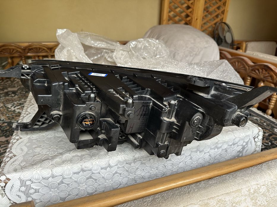 Фара BYD Song Plus Гибрид б/у для реставрации